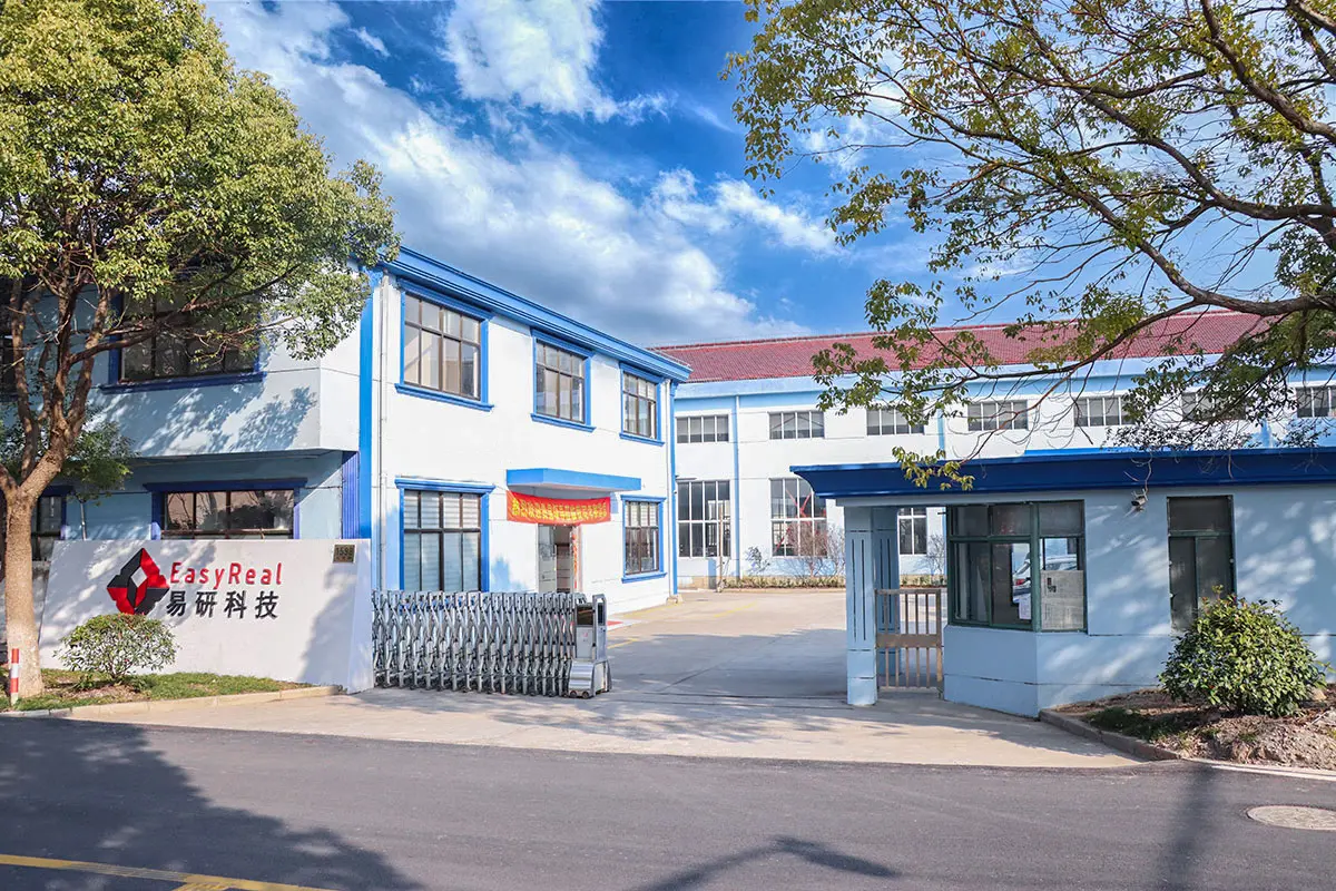 On-site photos at the EasyReal entrance